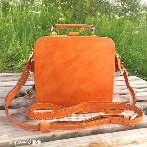 ヌメ革 スクエア型バッグ